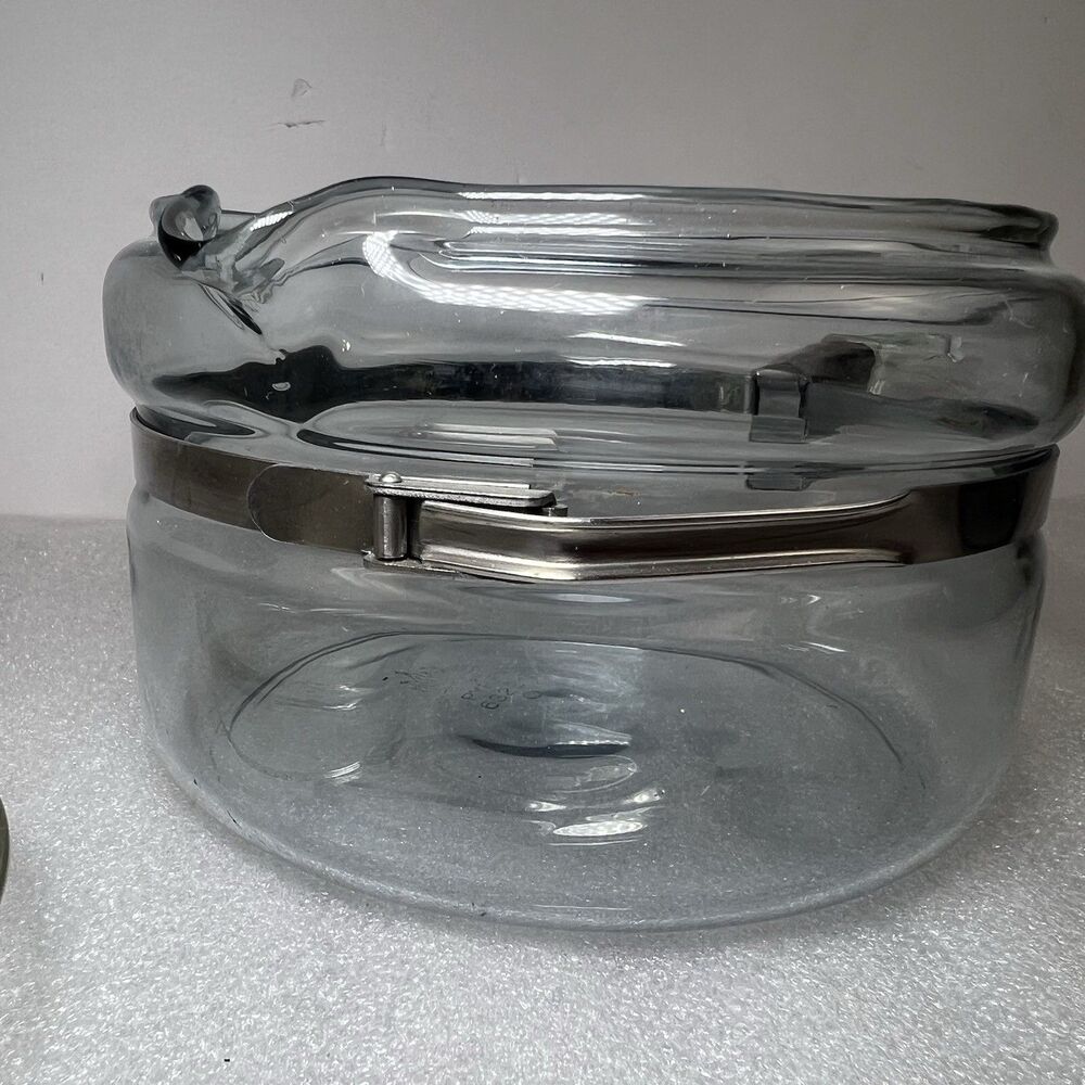 Vintage Pyrex 6322-B Flame Ware Glass Pan With Pour Spout & Lid 1 Quart - Picture 7 of 12